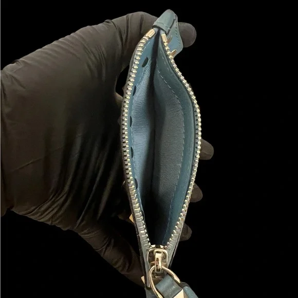 Valentino Garavani Blue Rockstud Calfskin Card Holder With Zipper (A173) - Picture 7 of 10